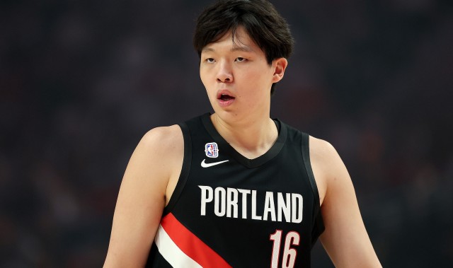 世界杯高清直播-徐静雨：赛季初杨瀚森有些胖 前十场没打出来影响球队对你的信任